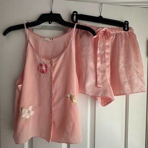 Josie Natori Babydoll Shorty Pajamas Silky Satiny Peach Embroidered Sexy SZ M